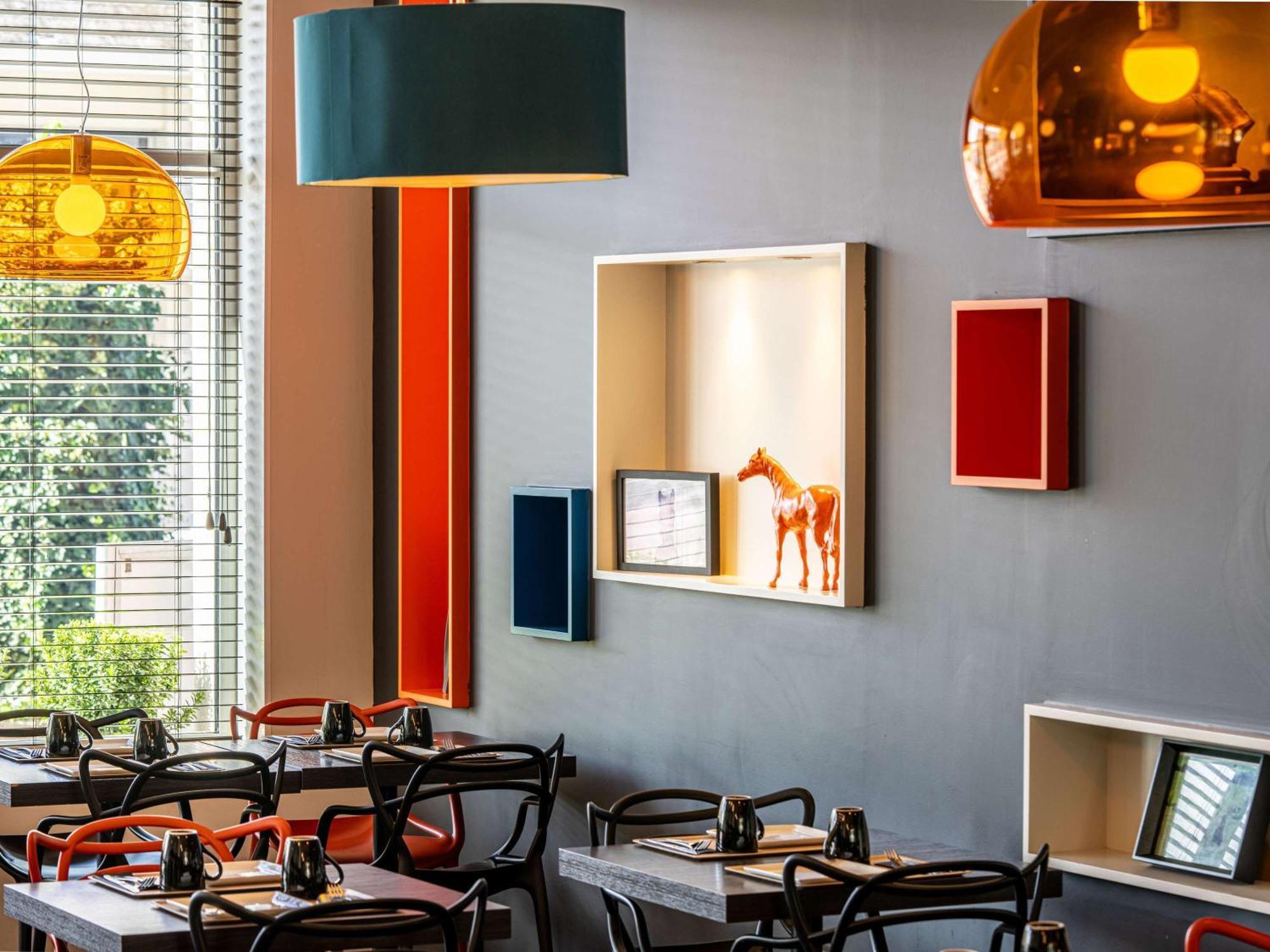 Ibis Styles Saumur Gare Centre Екстер'єр фото