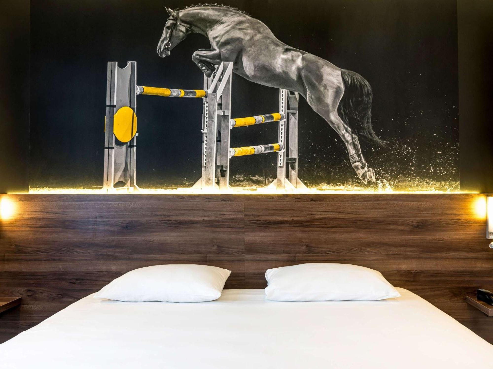 Ibis Styles Saumur Gare Centre Екстер'єр фото